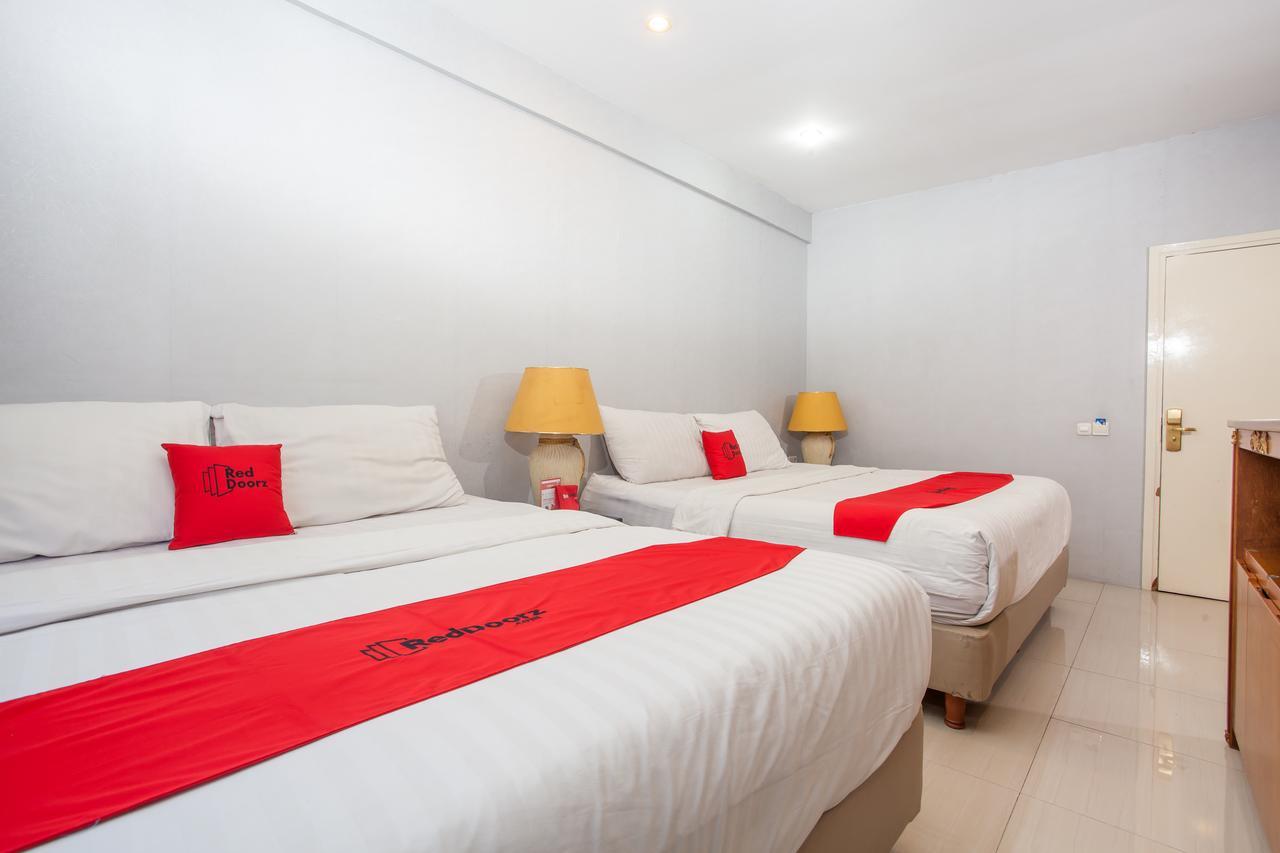 Reddoorz Plus @ Hr Muhammad Surabaya Ngoại thất bức ảnh